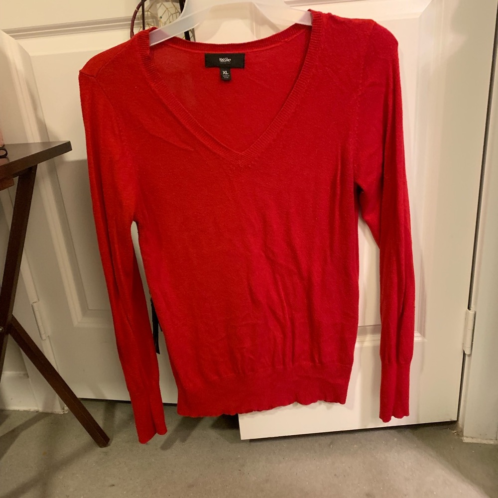 Red sweater (light sweater)